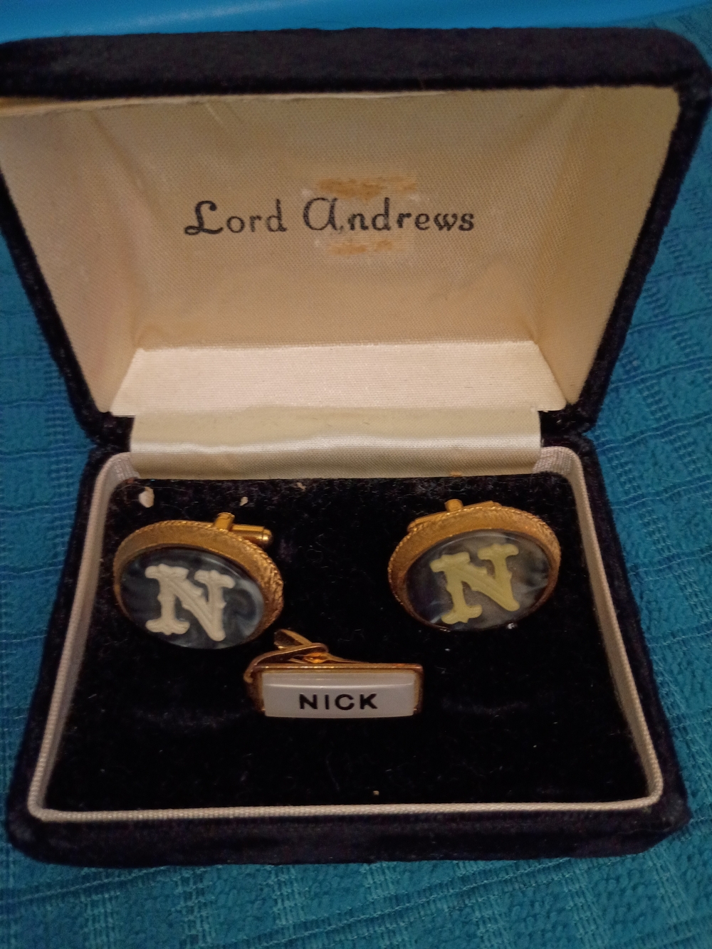 Gold Tone 'N' Cufflinks and Name Pin - Black/Gray